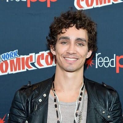 Robert Sheehan