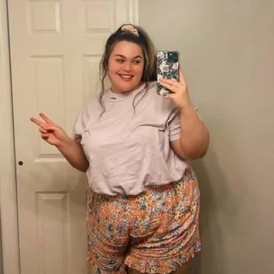 Loey Lane Wiki, Age, Bio, Height, Boyfriend, Career, Net Worth