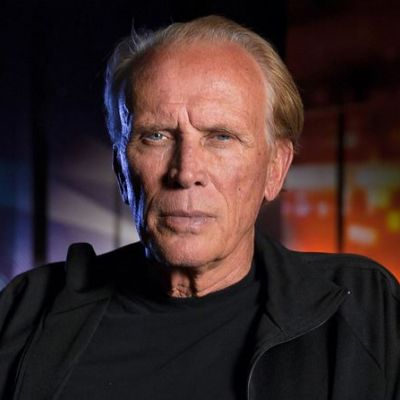  Peter Weller