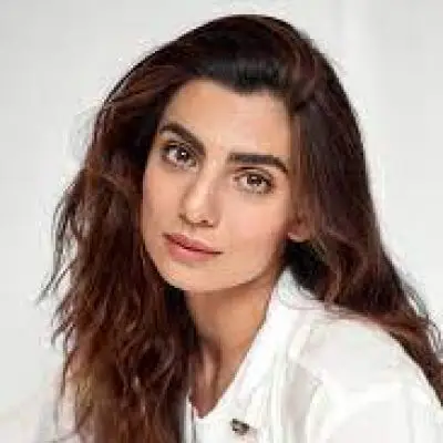 Claudia Doumit Wiki, Age, Bio, Height, Boyfriend, Career, Salary