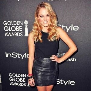 Maika Monroe Wiki, Age, Bio, Height, Boyfriend, Career, and Salary