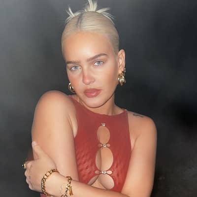 Anne Marie