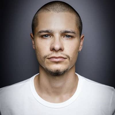 Toby Wallace Wiki, Age, Bio, Height, Girlfriend, Career, and Salary