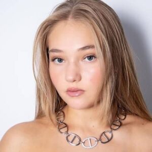 Jasmine Hendriks Wiki, Age, Bio, Height, Boyfriend, Career, Salary