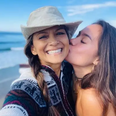 Nia Peeples