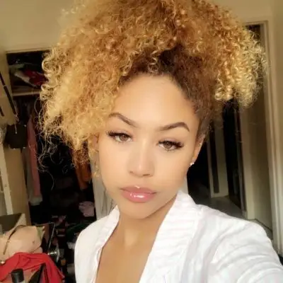 Amelia Monet