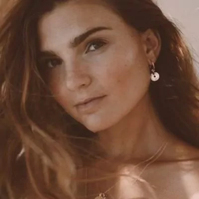Sjana Earp