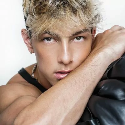 Tayler Holder