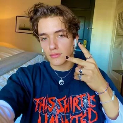 Noah Urrea