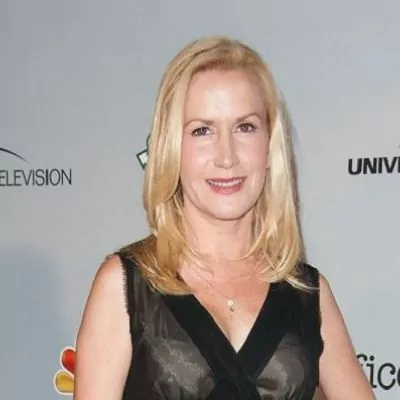 Angela Kinsey