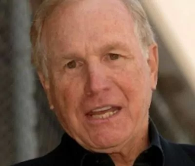 Wayne Rogers