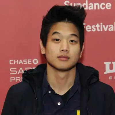 Ki Hong Lee