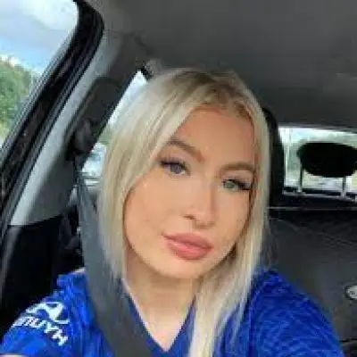  Astrid Wett