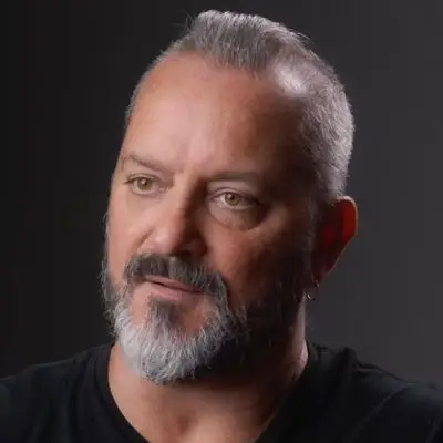  Chris Metzen