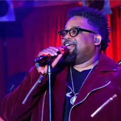  Dave Hollister