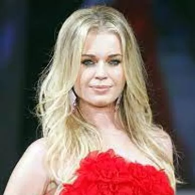  Rebecca Romijn