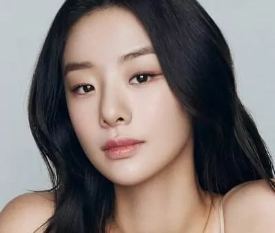 Stephanie Lee