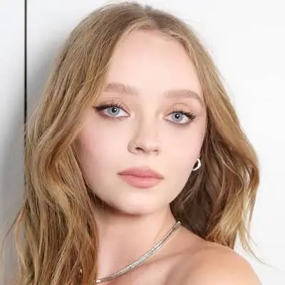 Madeleine Arthur