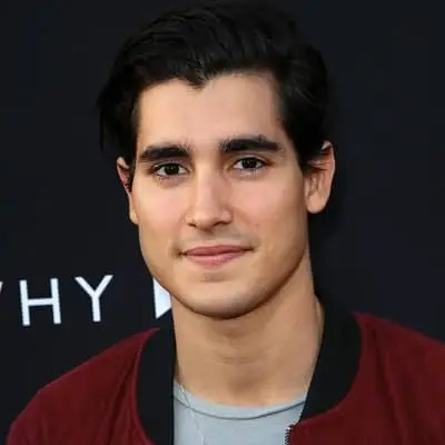 Henry Zaga