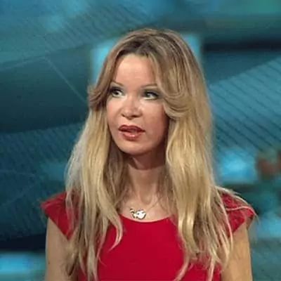 Alicia Douvall